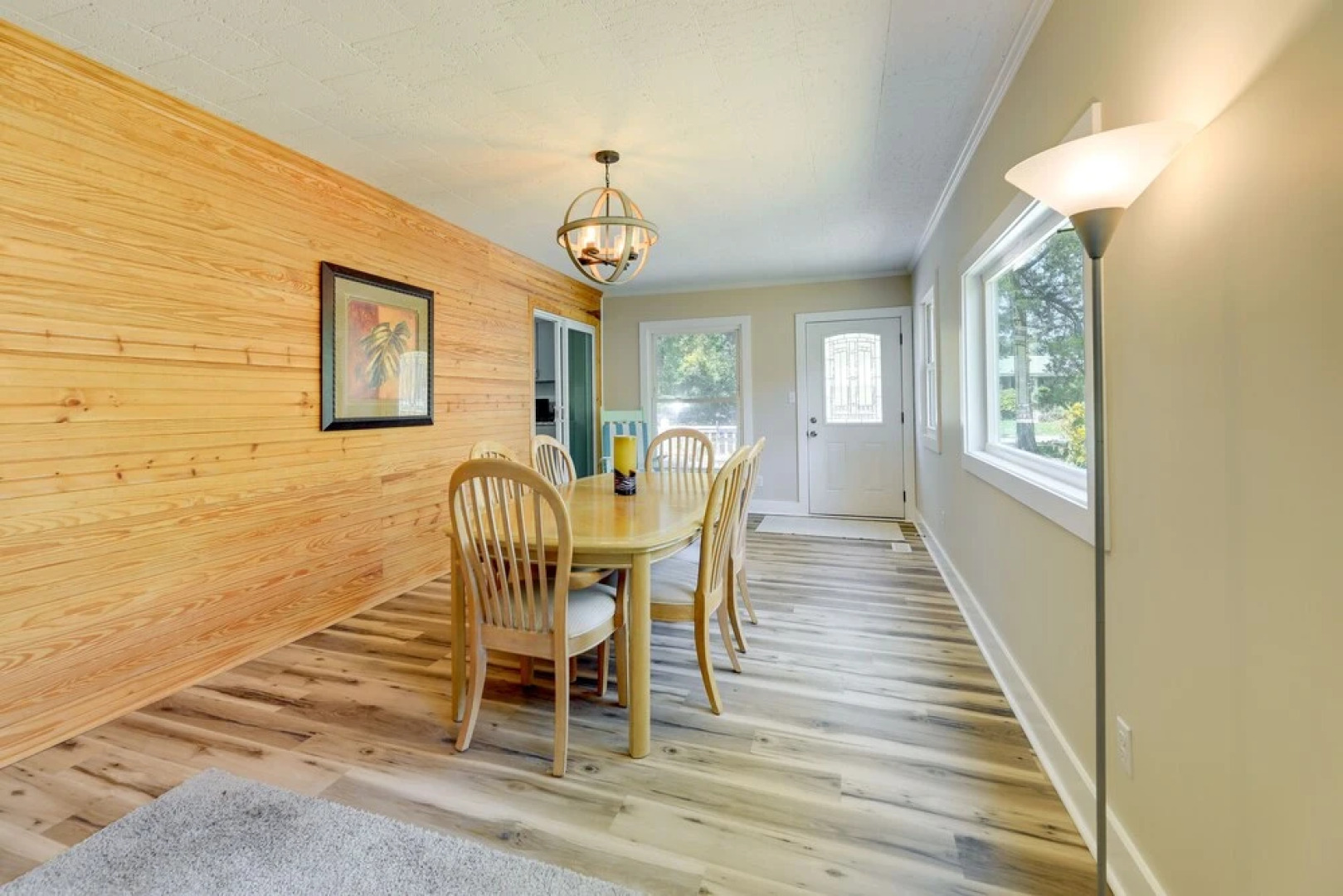 Well-equipped Morehead City Home ~ 5 Mi to Beach!