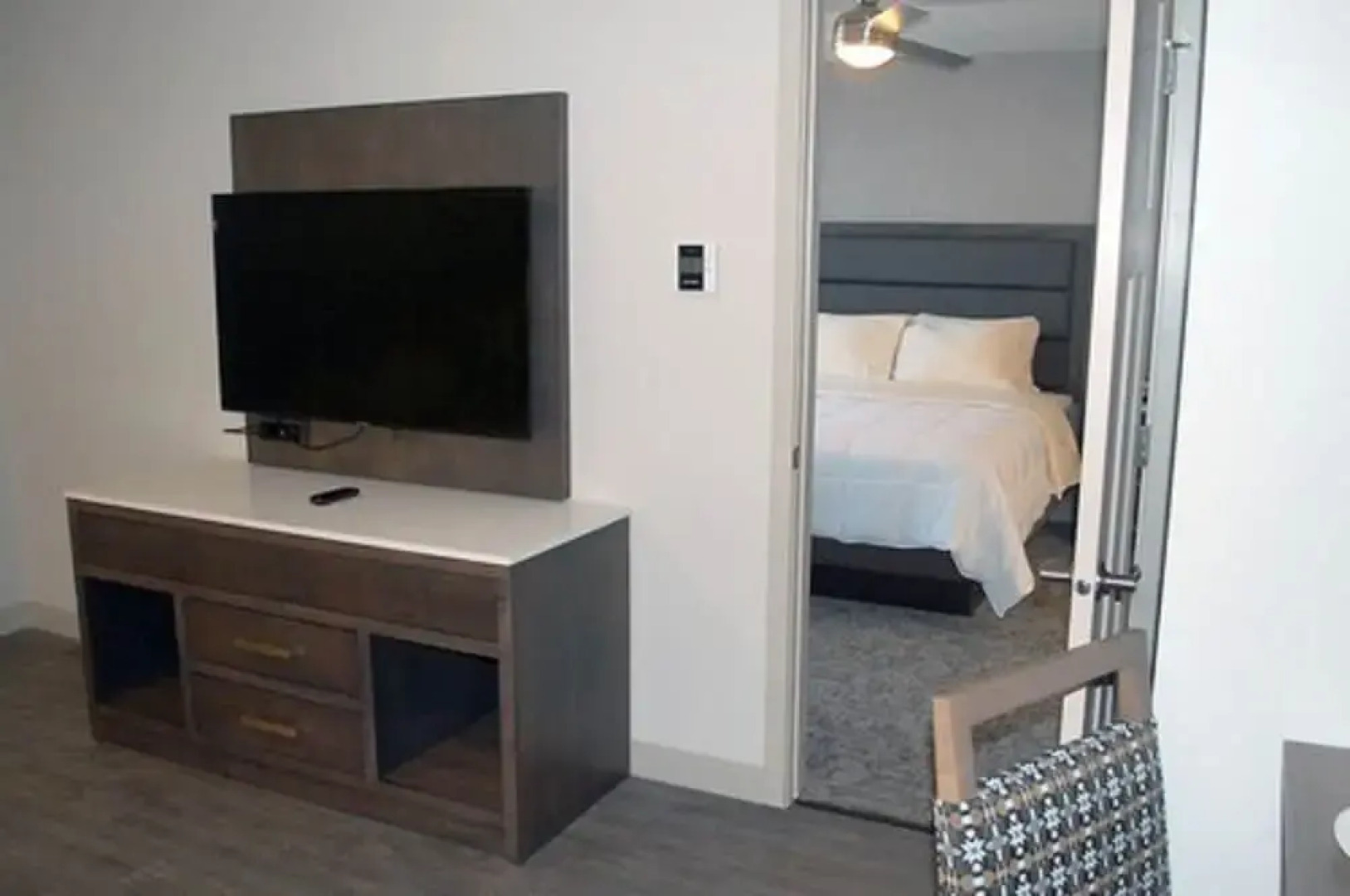 Spring Lake Townhomes and Suites