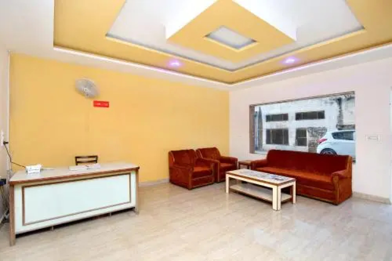 OYO 22238 Hotel Baaz