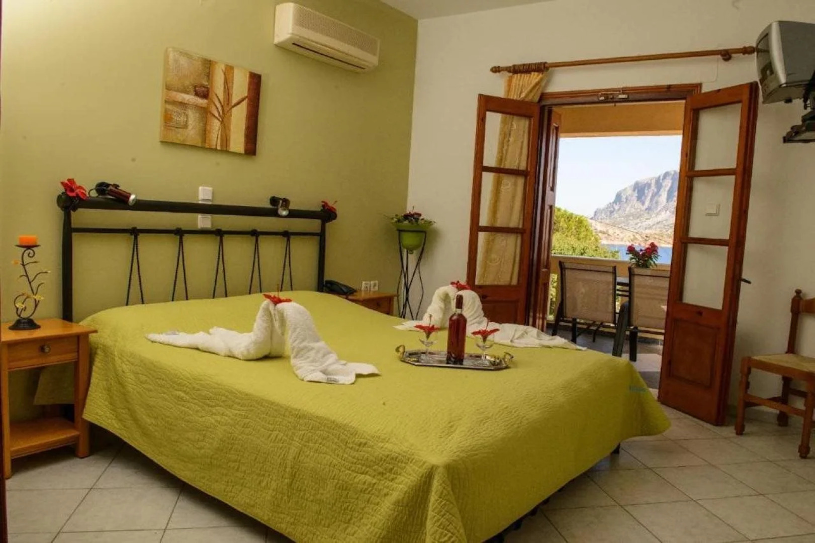 Amphitrite Apartments