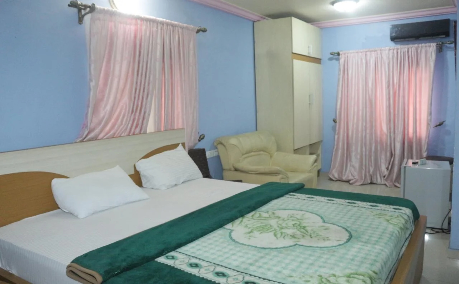 Chisam Suites Annex