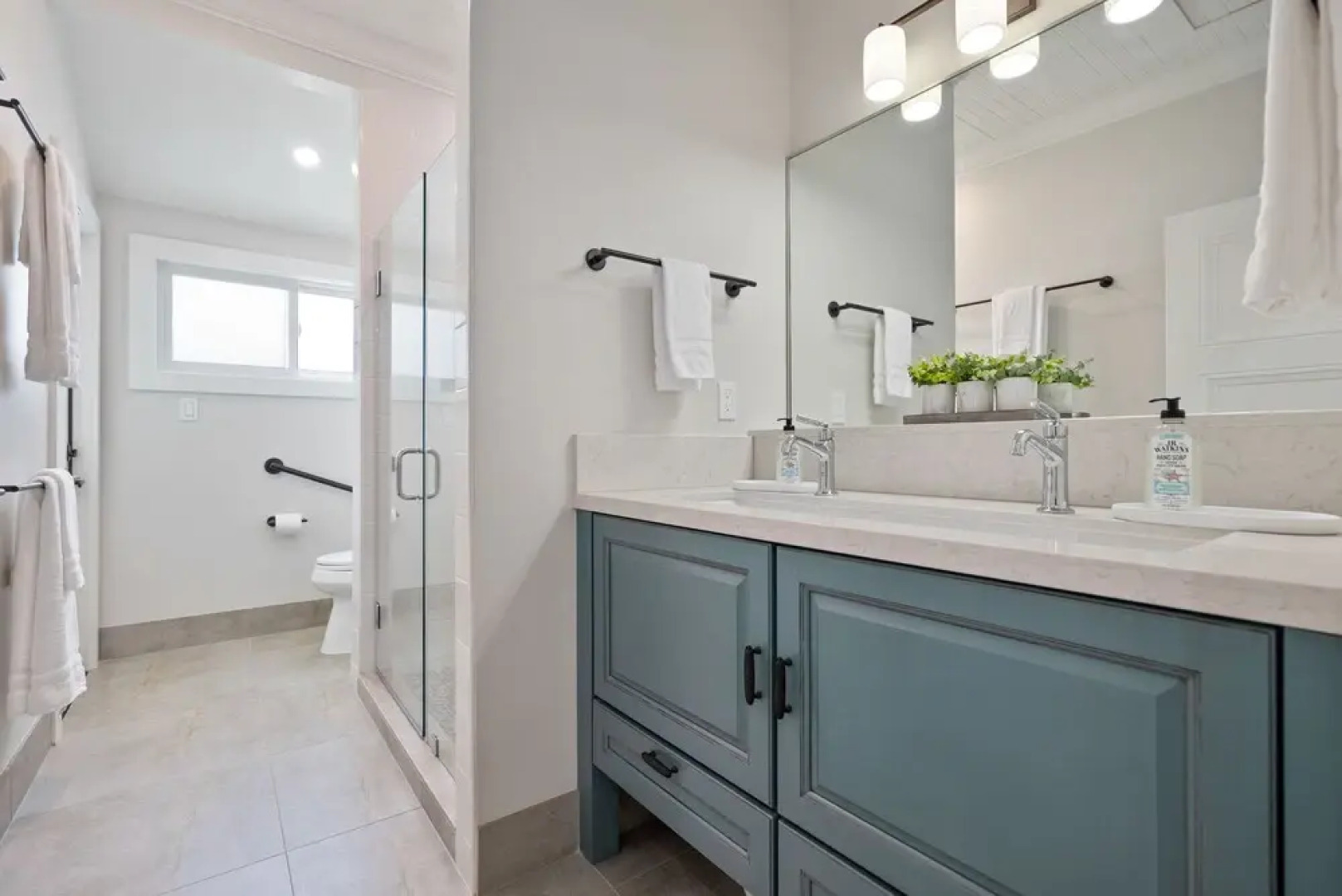 Hale Oahu Villa by Avantstay Kailua Beachfront House! Coastal Luxury!