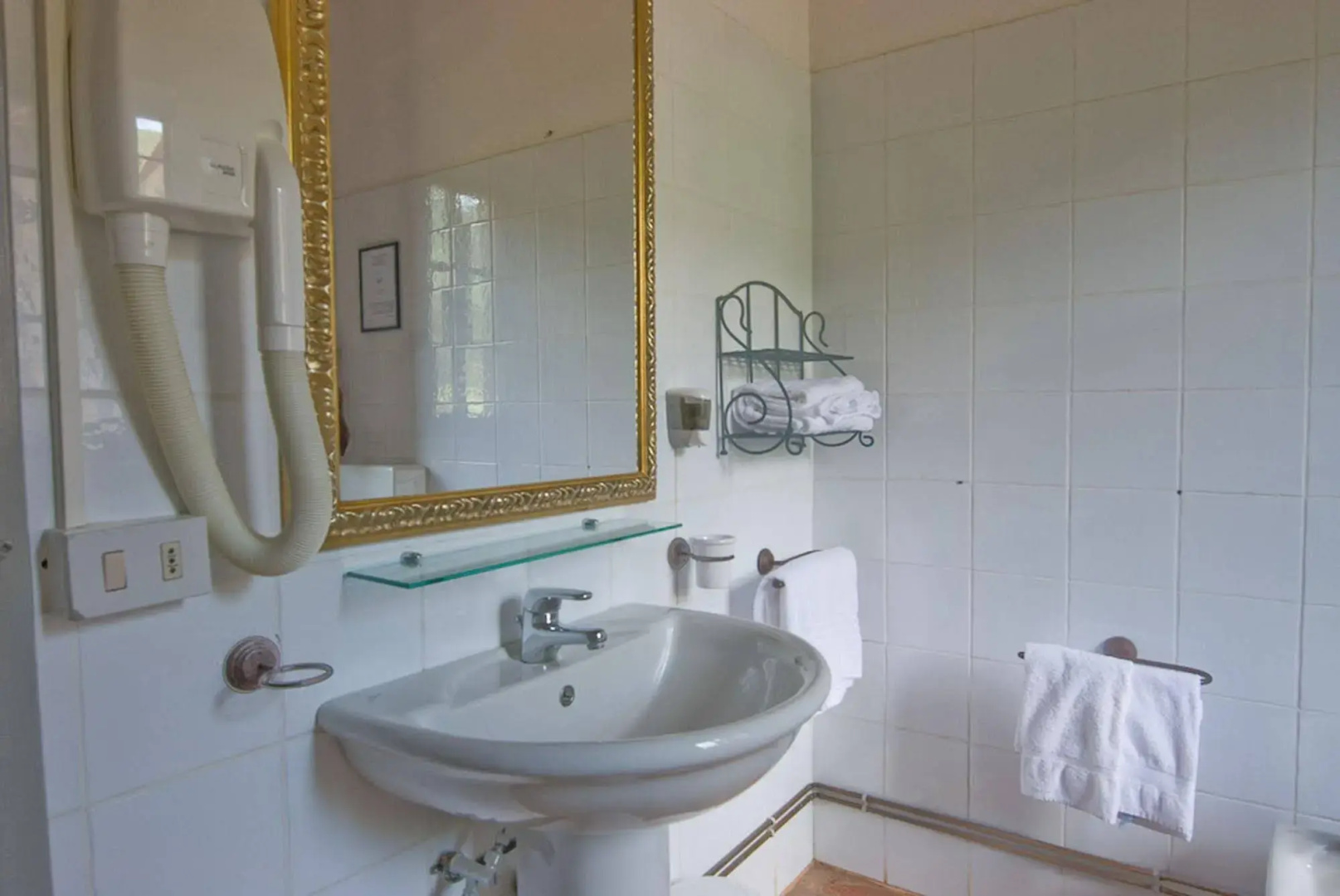 Antico Casale di Montegualandro & Spa