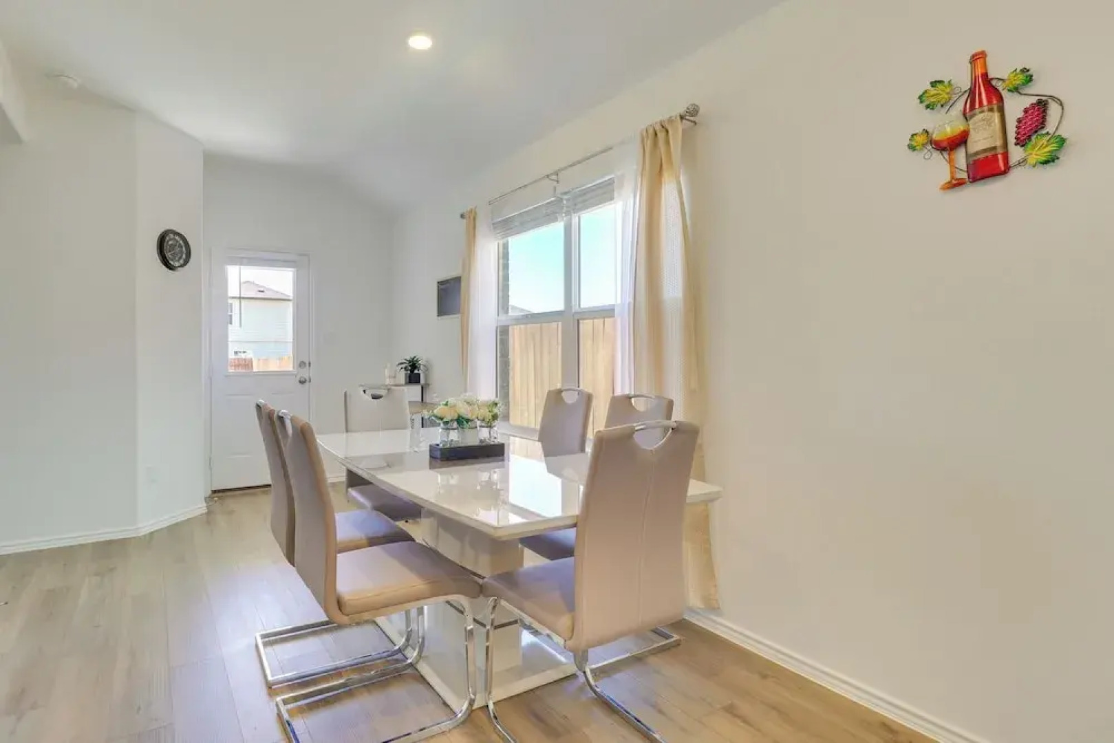 Hutto Getaway w/ Yard, 9 Mi to Lake Pflugerville!