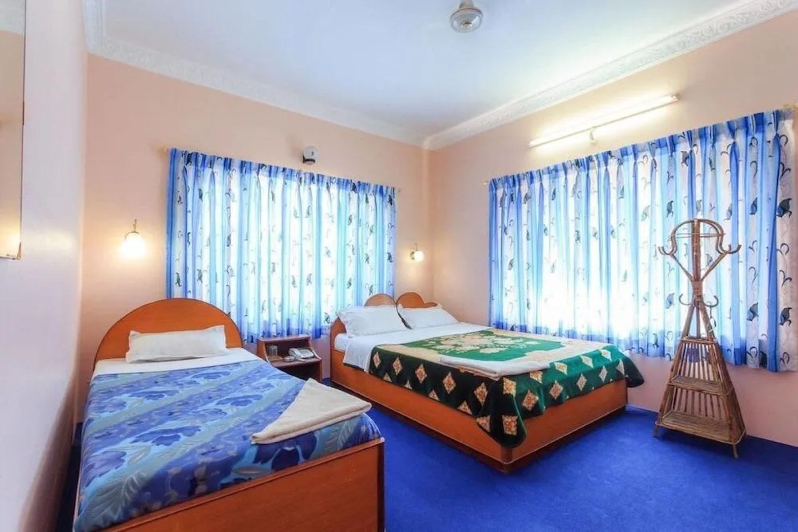 Lakeway Apartments and Rooms