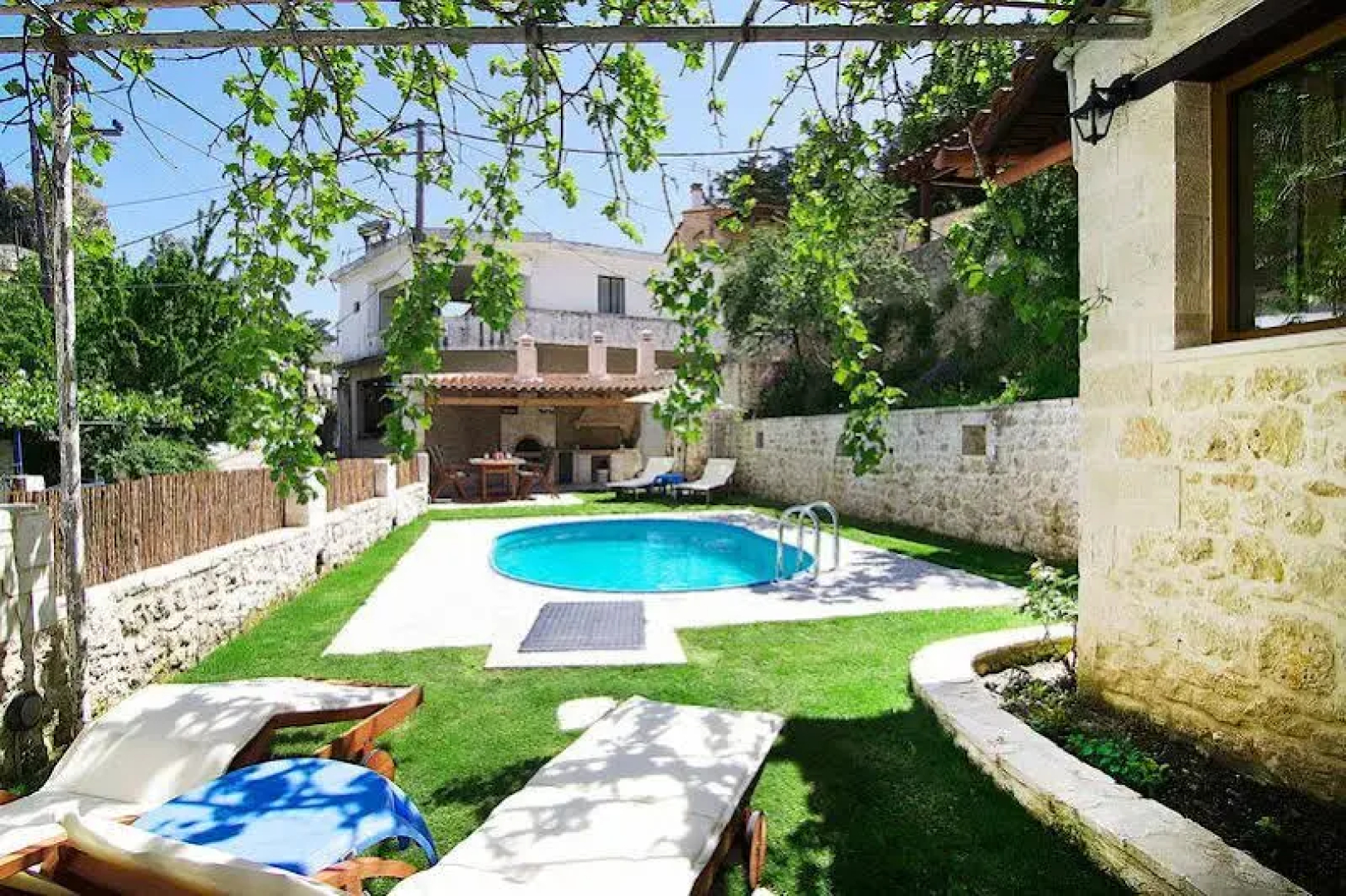 Alexandros Villa