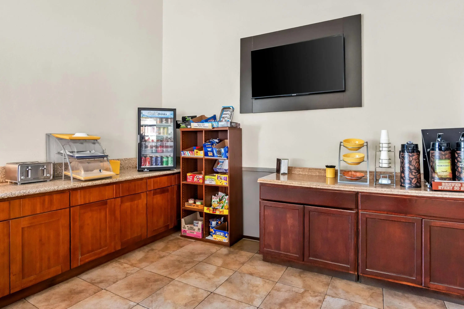 Days Inn by Wyndham Fontana / Rialto