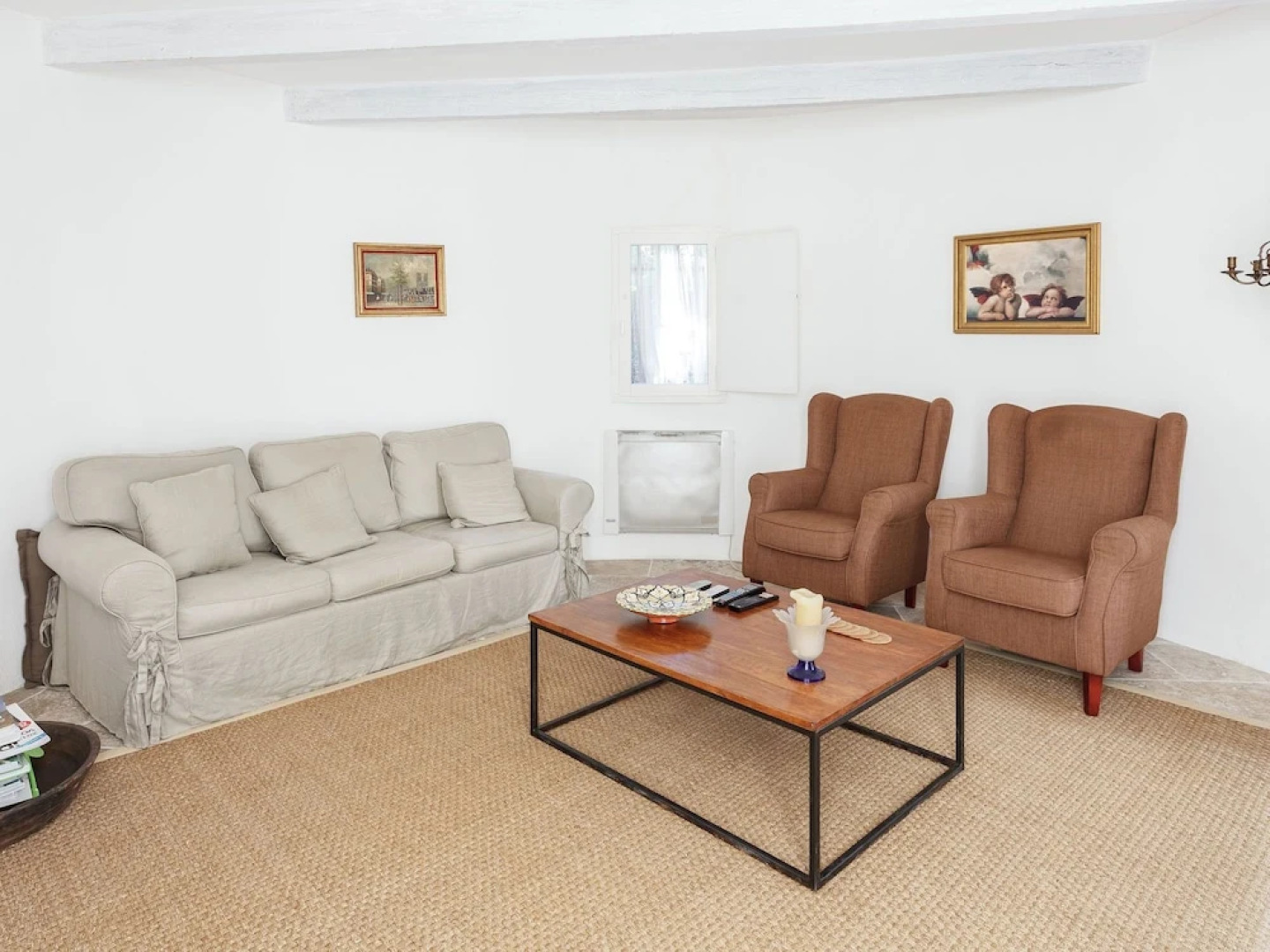 Spacious Castle in Jonquieres with Swimming Pool