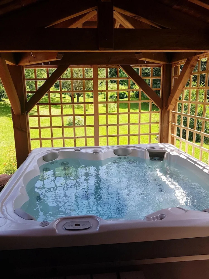 Property With 5 Bedrooms in Saint-paul-de-varax, With Private Pool, Fu