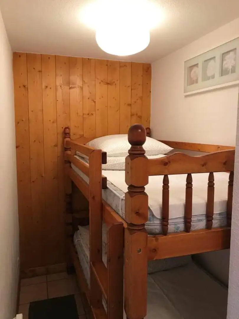 Apartment With one Bedroom in Les 2 Alpes, With Wonderful Mountain View, Furnished Terrace and Wifi - 1 km From the Slopes
