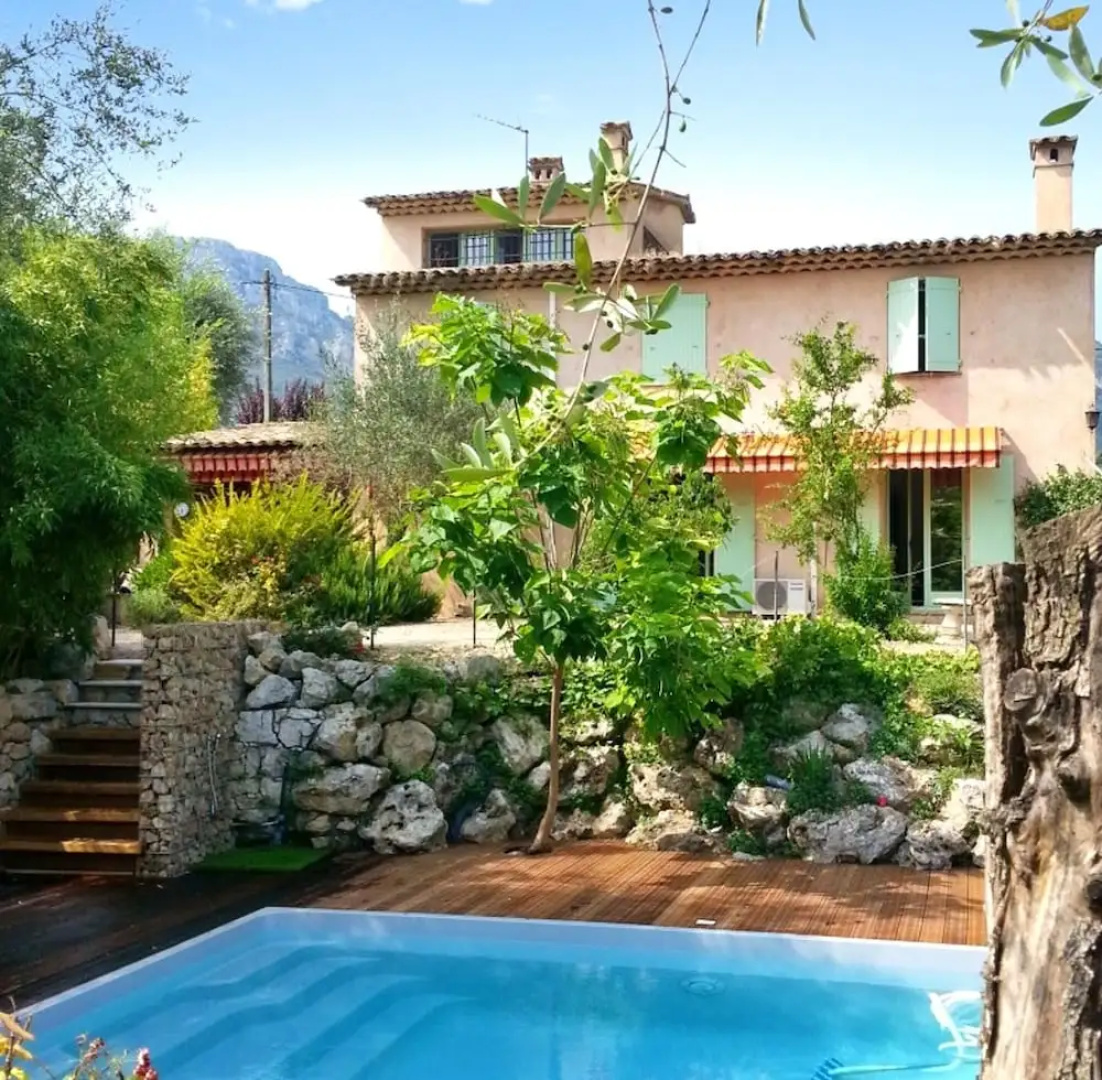House With 4 Bedrooms in La Gaude, With Wonderful Mountain View, Priva