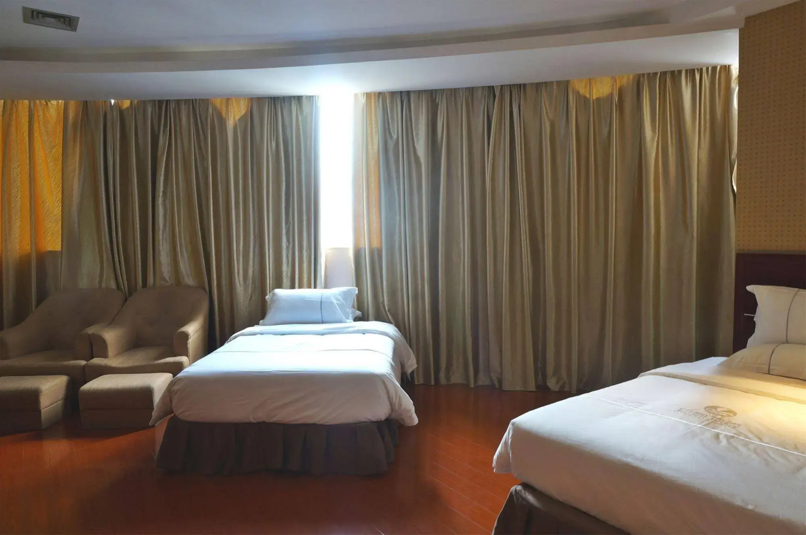 ZhongDa JinDu Hotel