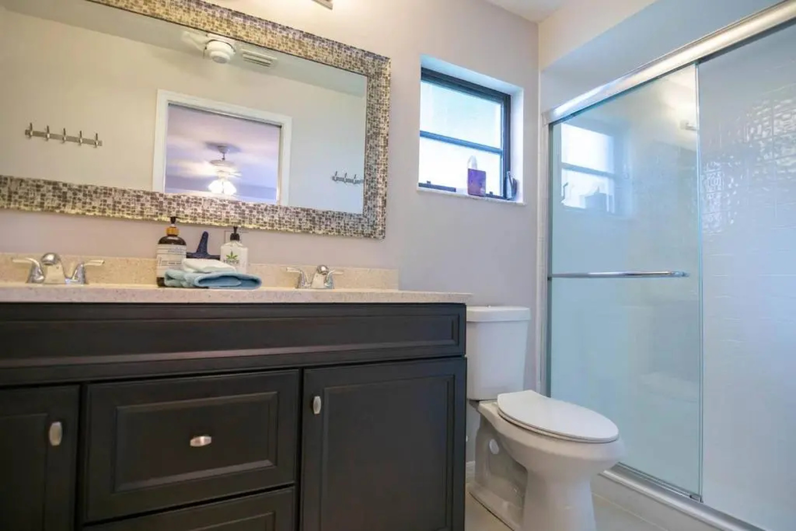 Charming Heated Pool Home - 3 miles to the Beach, Pet and Family Friendly -Available Year Round!