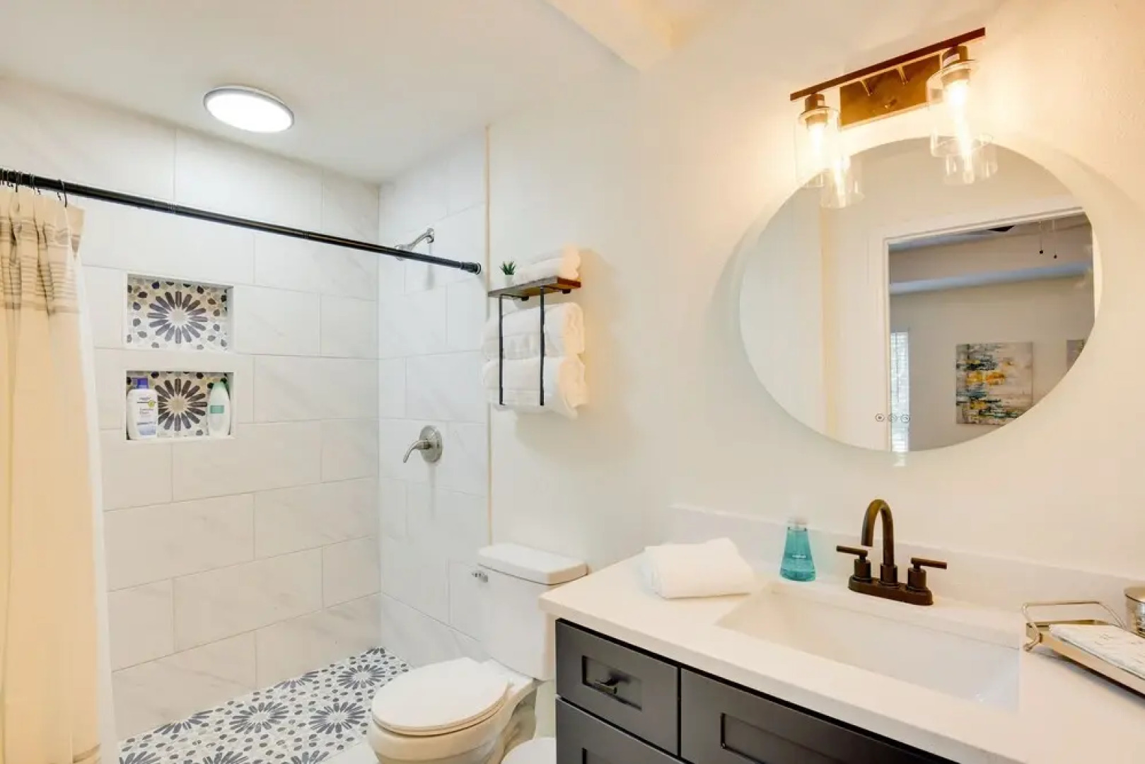 Hot Tub & Lake Access: Malakoff Retreat!