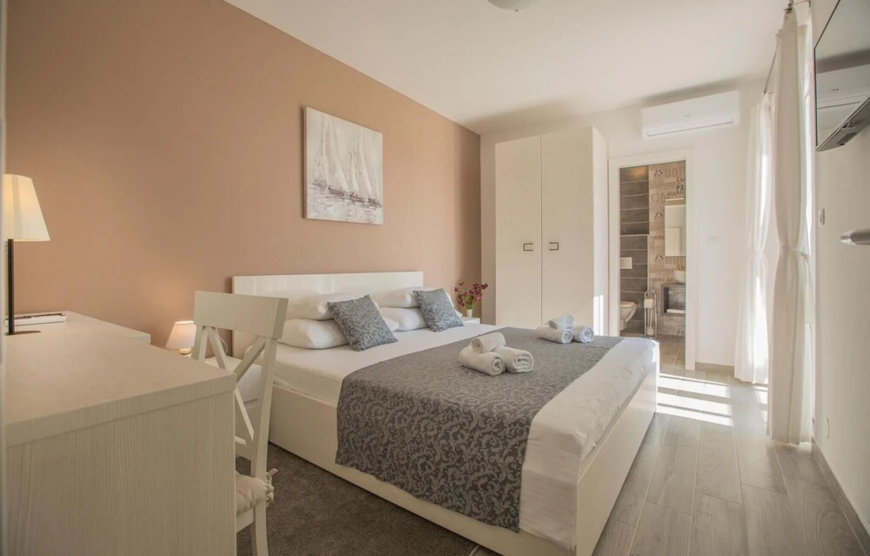 Beautiful Home in Grohote With Wifi, 4 Bedrooms and Sauna