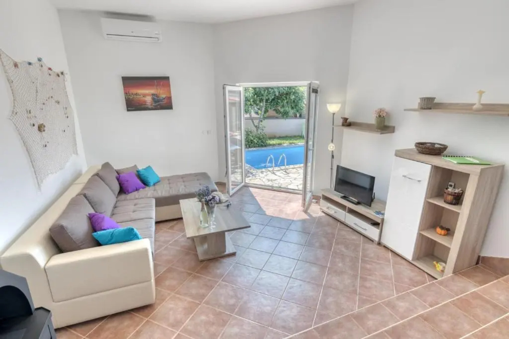 Villa GRACIA - big house with pool, bbq, playground & table tennis, game room with billiards & table football, Pula, Istria