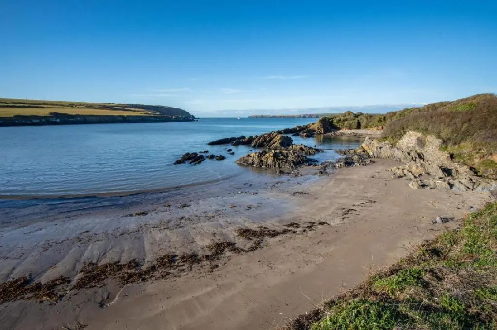 The Old Stables - 3 Bedroom Cottage - Angle