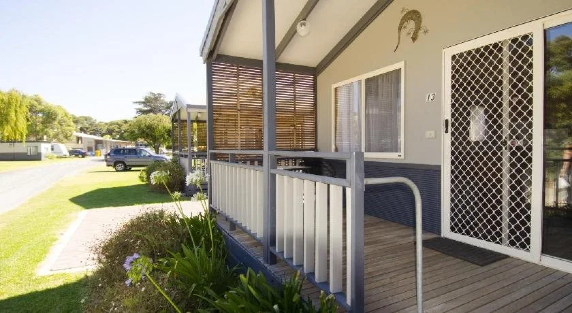 Lakeside Tourist Park