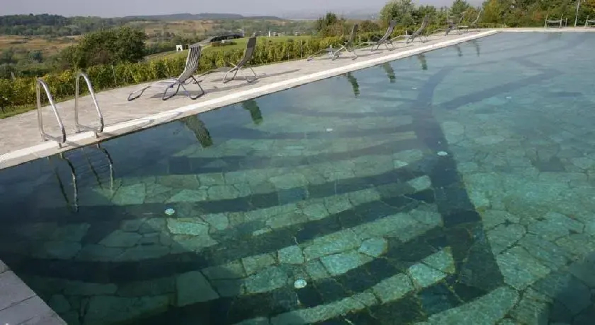 Hilltop Borhotel és Étterem