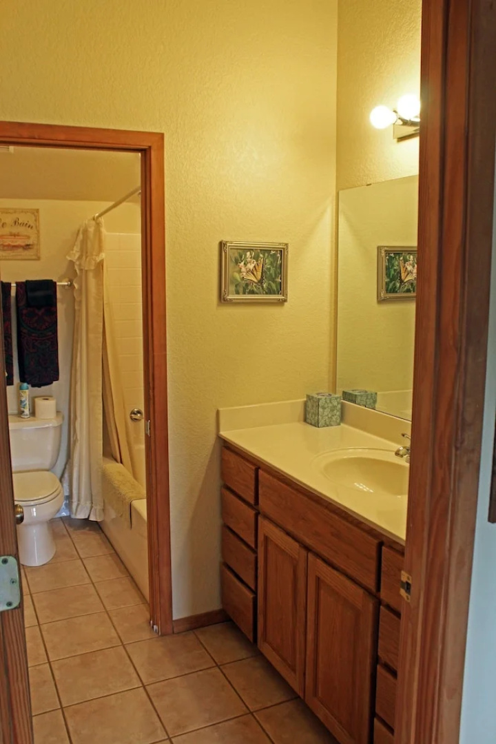 Prow'd House Bed & Breakfast