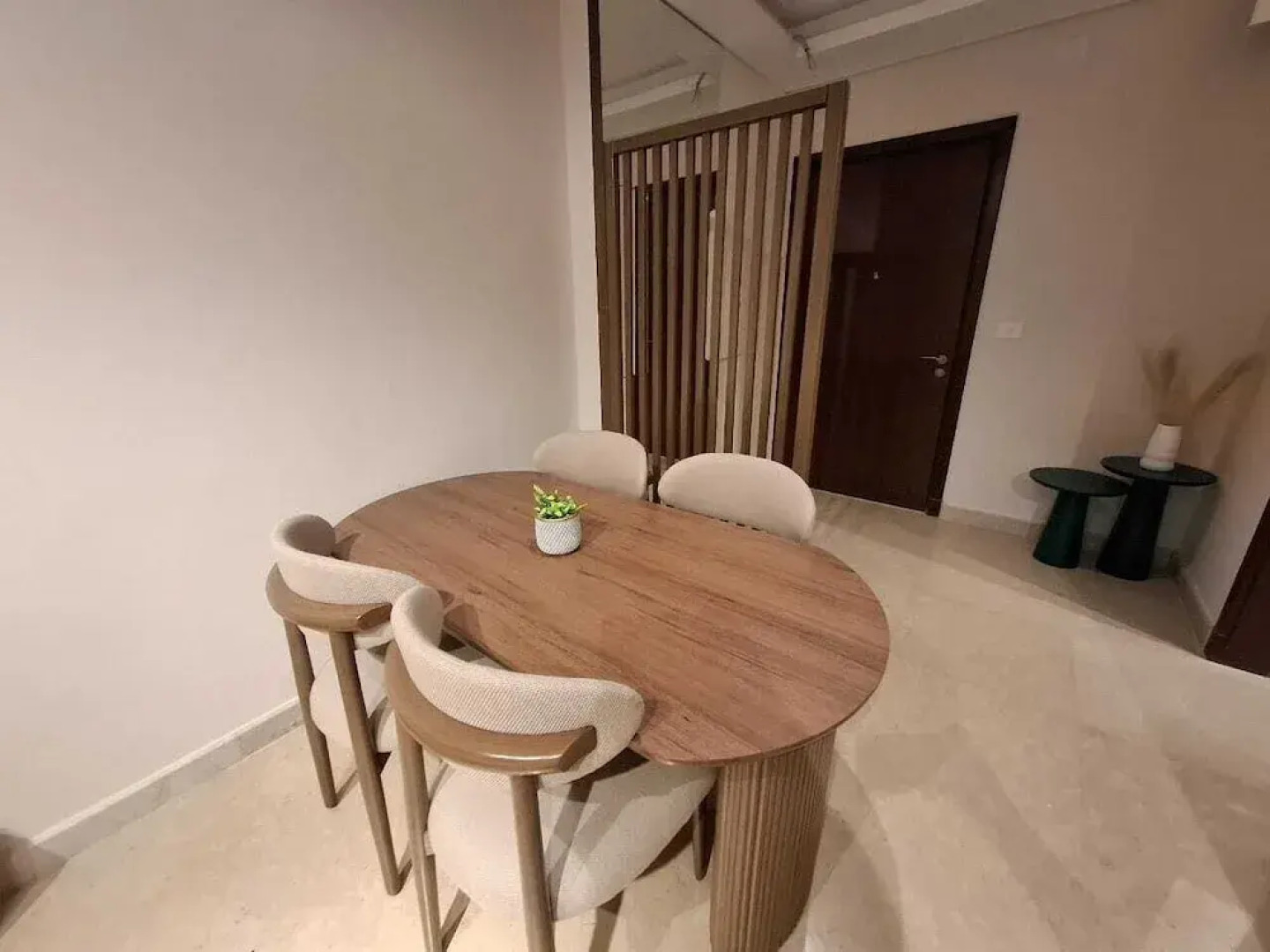 Mynt Stay zed west Residence 2 bedroom E1E213