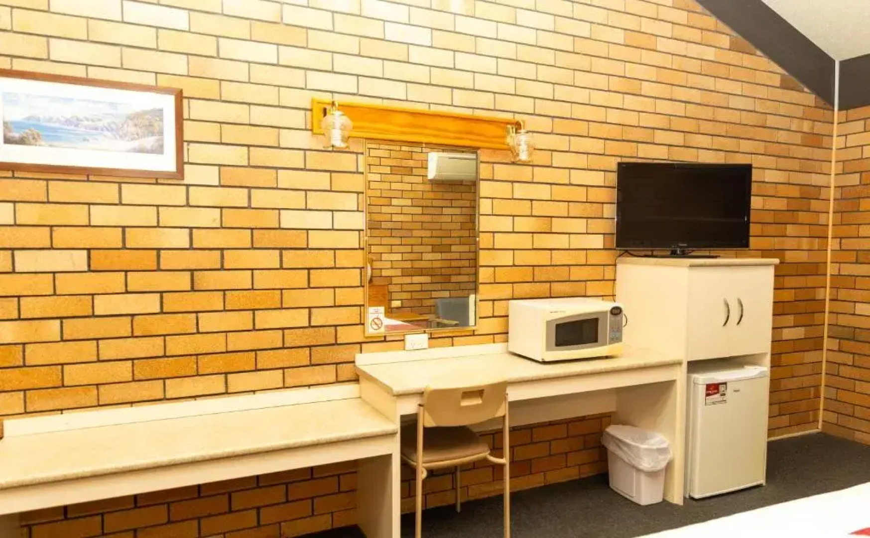 All Travellers Motor inn