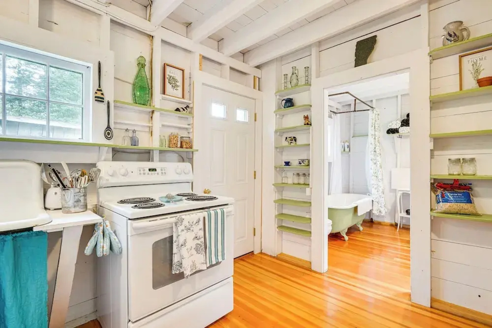 Rustic Marlboro Cottage: 4 Mi to Lake Raponda!