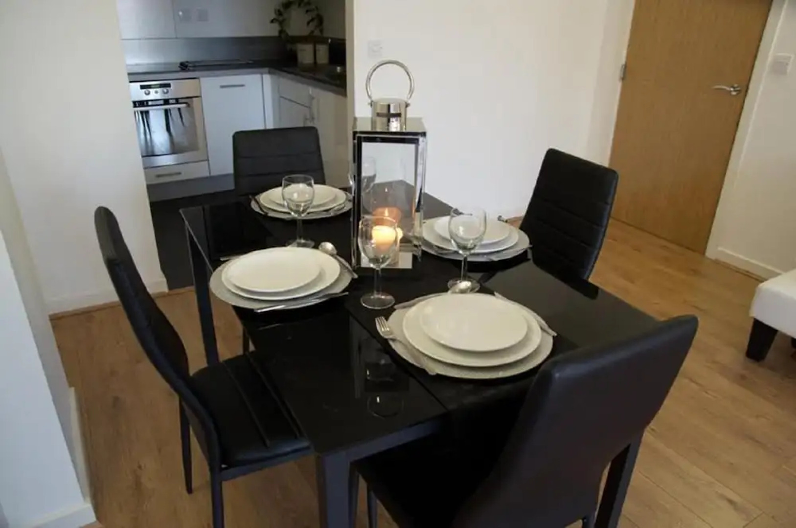 Impeccable 2-bed Apartment in Brentwood