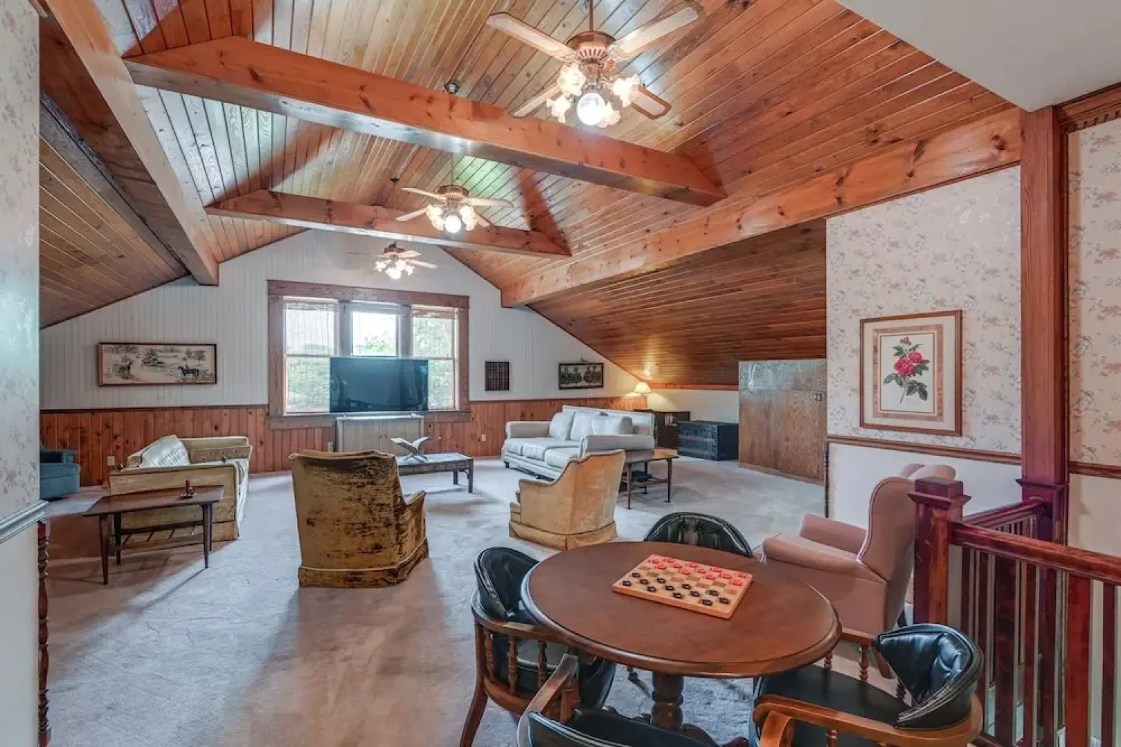 Walk to Lawrenceburg Square: Home for Large Groups