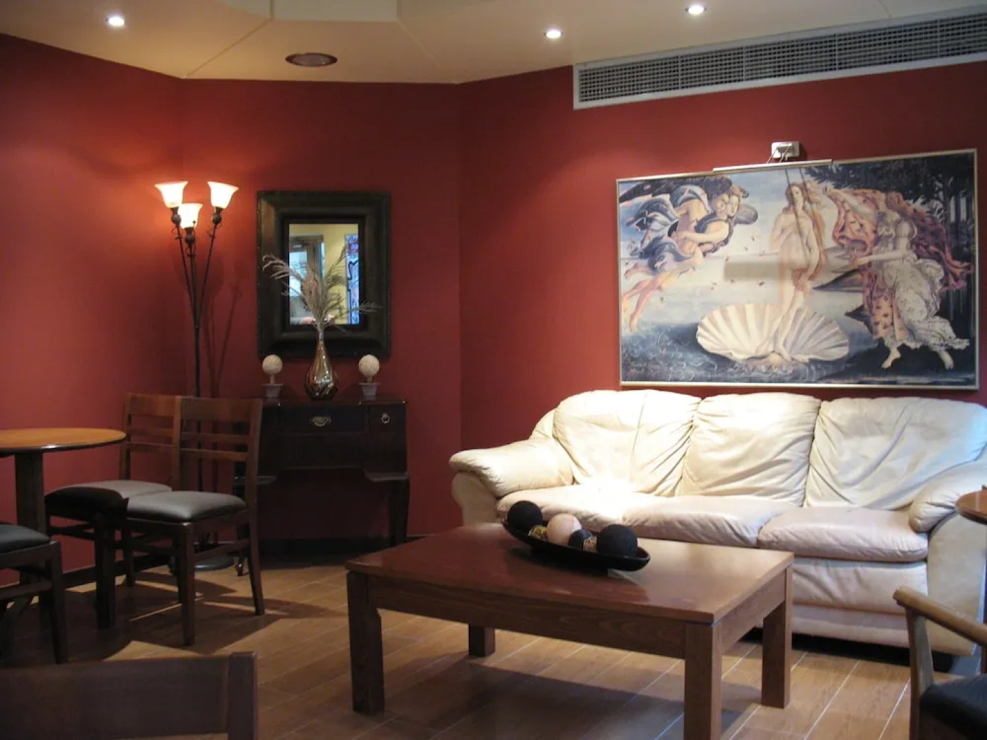 Prigipikon Suites & Lofts