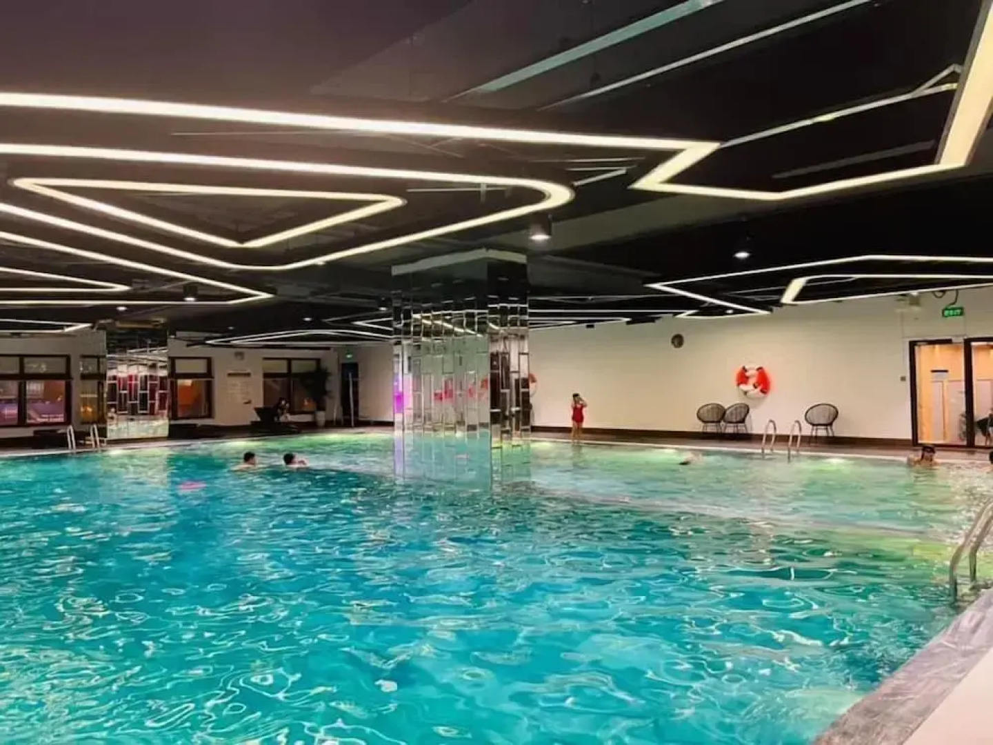 D El Dorado Westlake Luxury Apartments