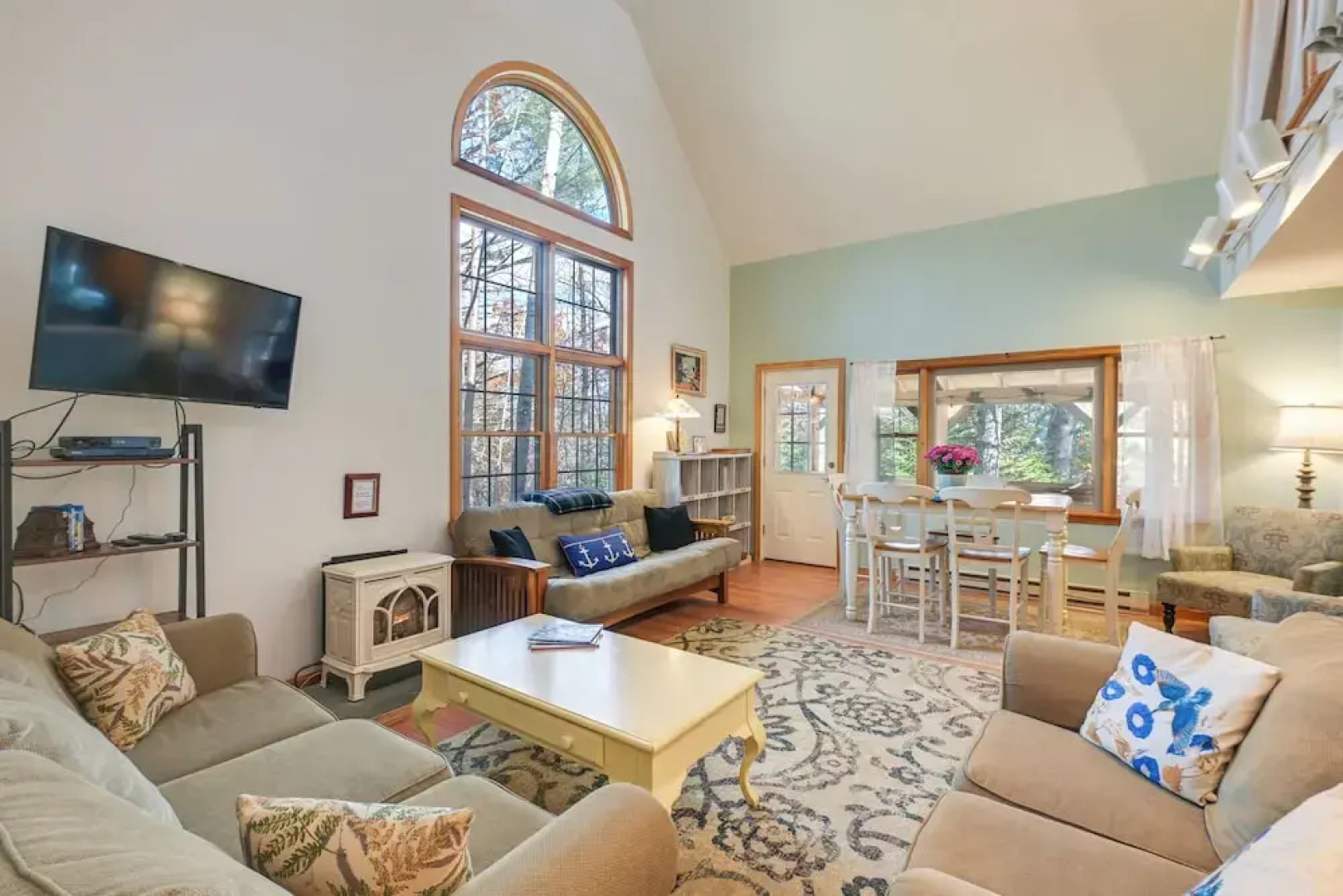 17 Mi to Acadia: Cottage Near Downtown Ellsworth!