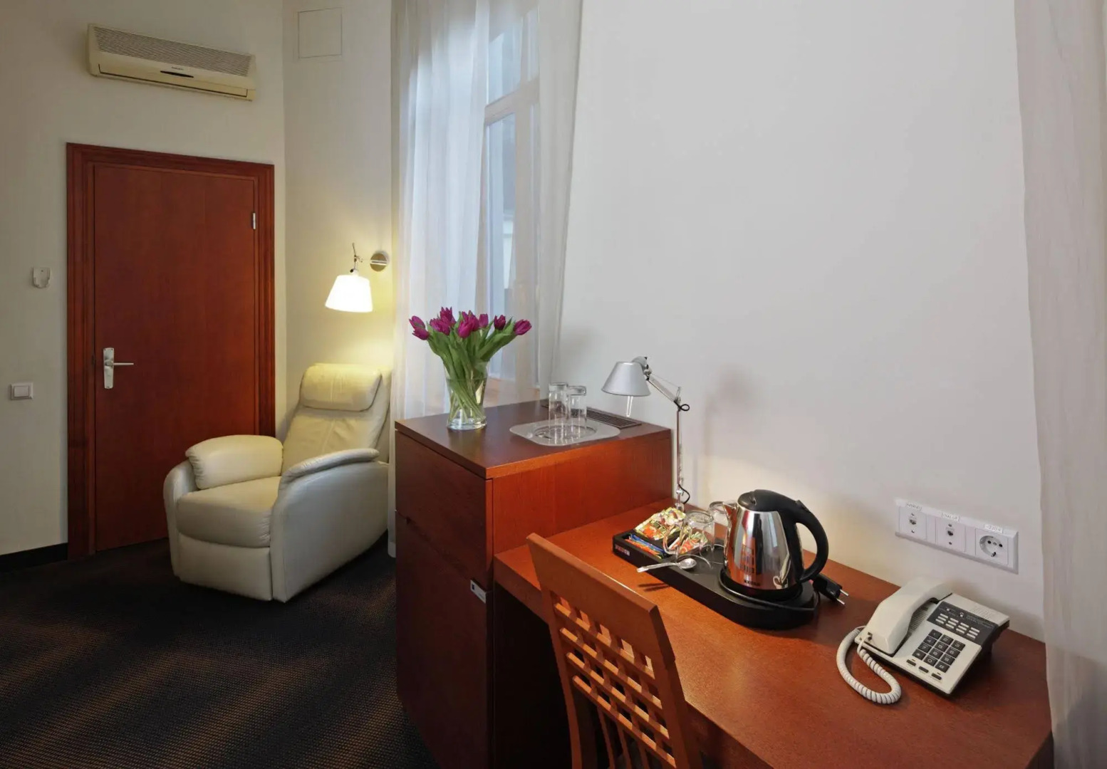 Rixwell Centra Hotel