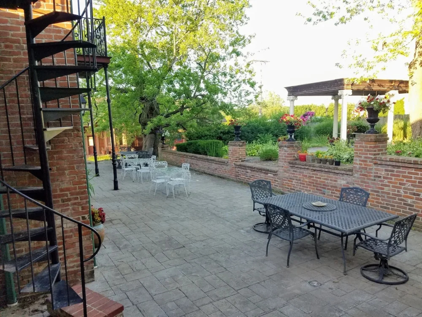 Iron Horse Hotel