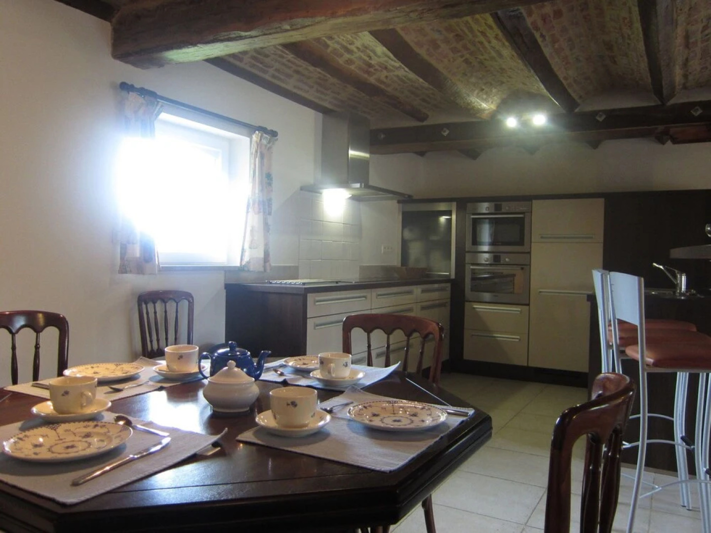 Modern Holiday Home in Gembloux with Meadows Nearby