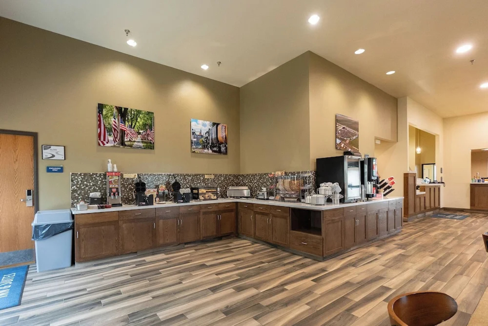 Cobblestone Inn & Suites - Sheldon