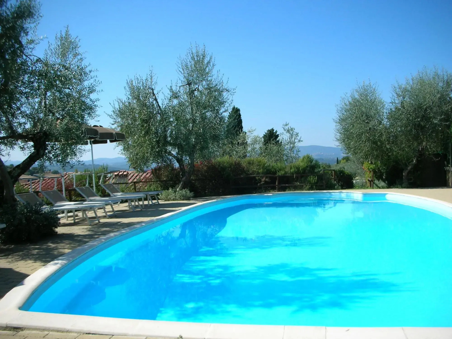 Boutique Cottage in Poggibonsi with Pool