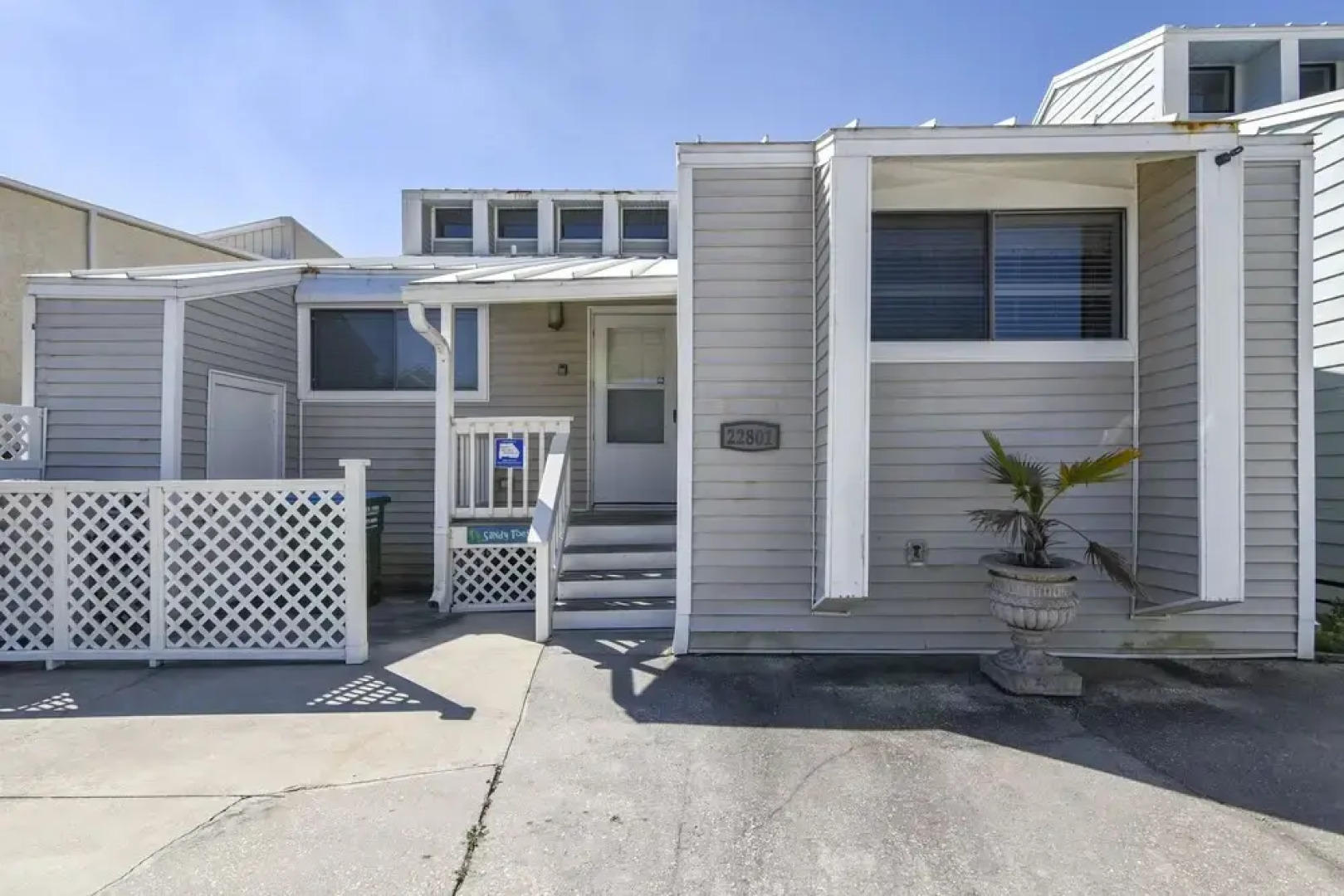 Sandy Toes by Book That Condo