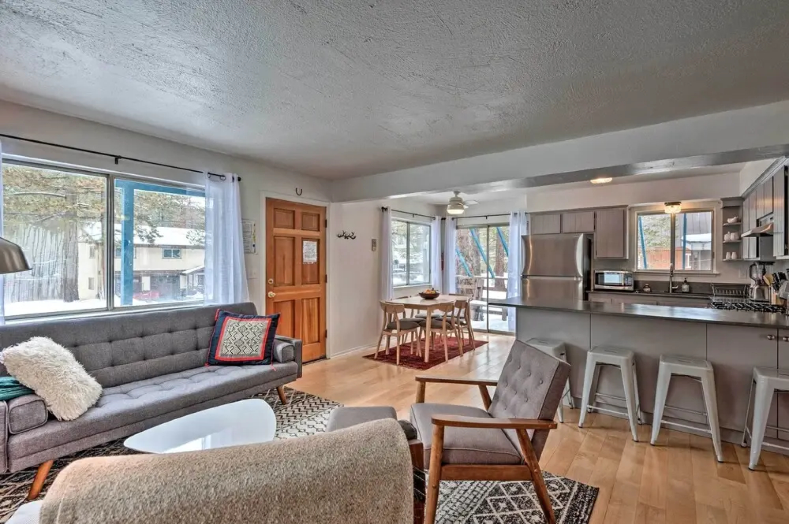 Peaceful & Upscale Ski Cabin: 11 Mi to Heavenly!