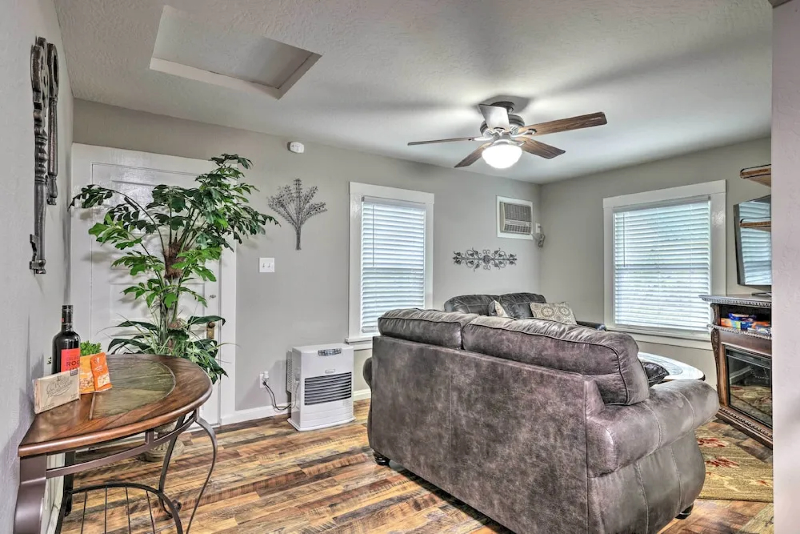 Peaceful Sonora Home w/ Grill: Walk to Downtown!