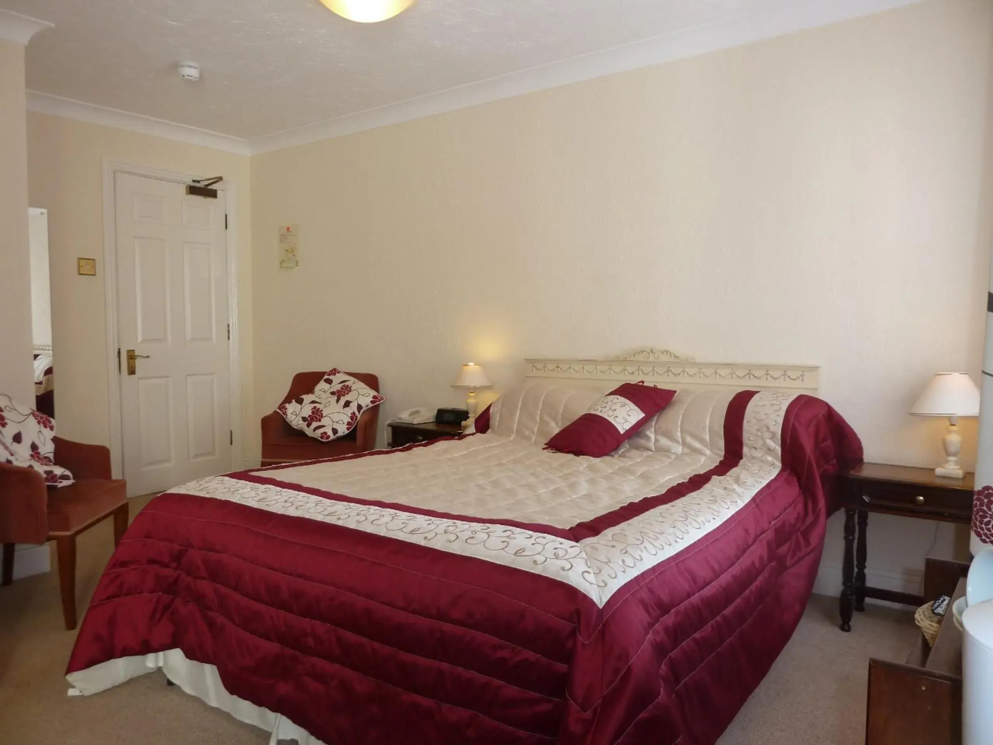 Tyrrells Ford Hotel