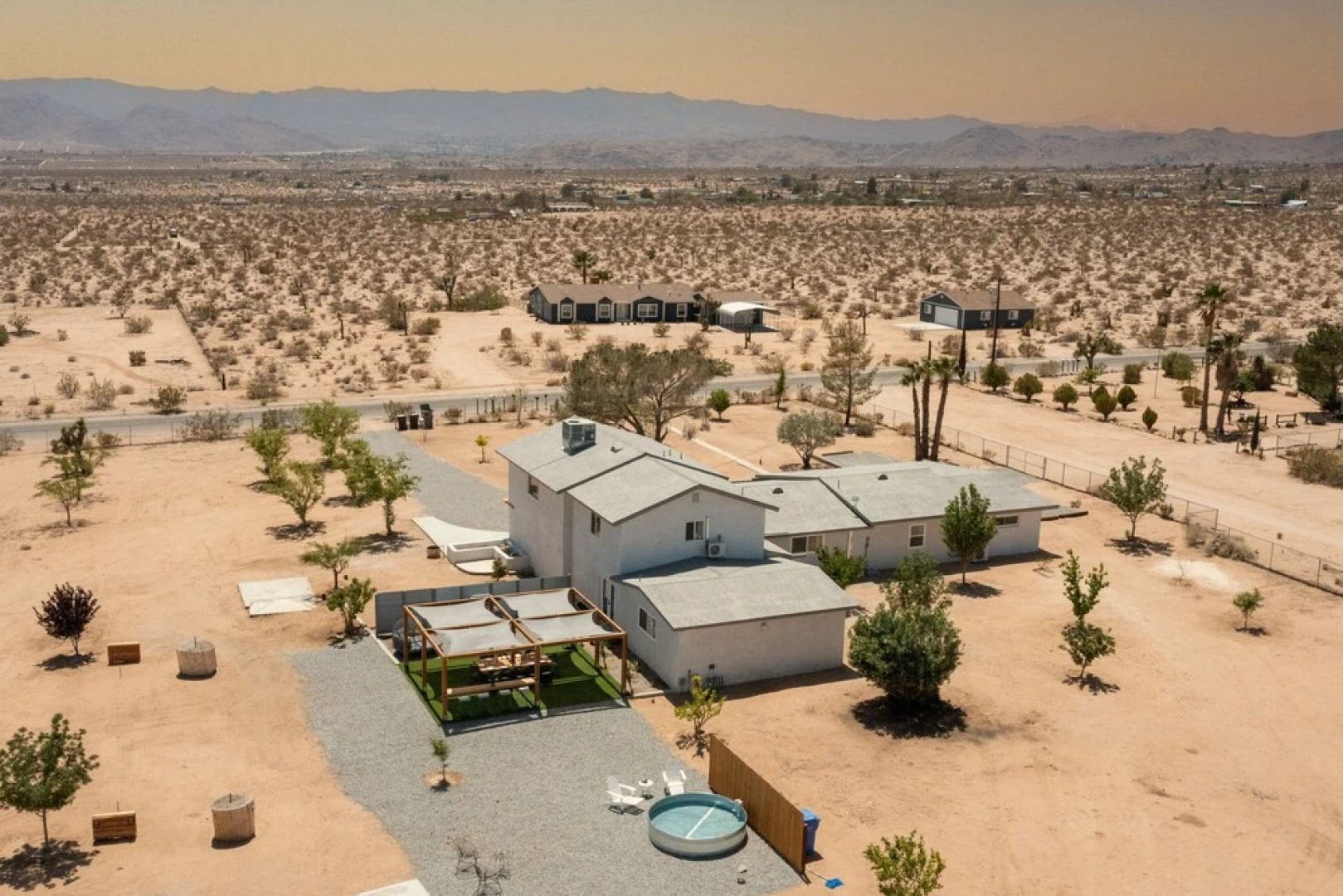 Lost Horse by Avantstay Desert Oasis w/ Mini Pool, Outdoor Entertainers Area & Huge Game Room!
