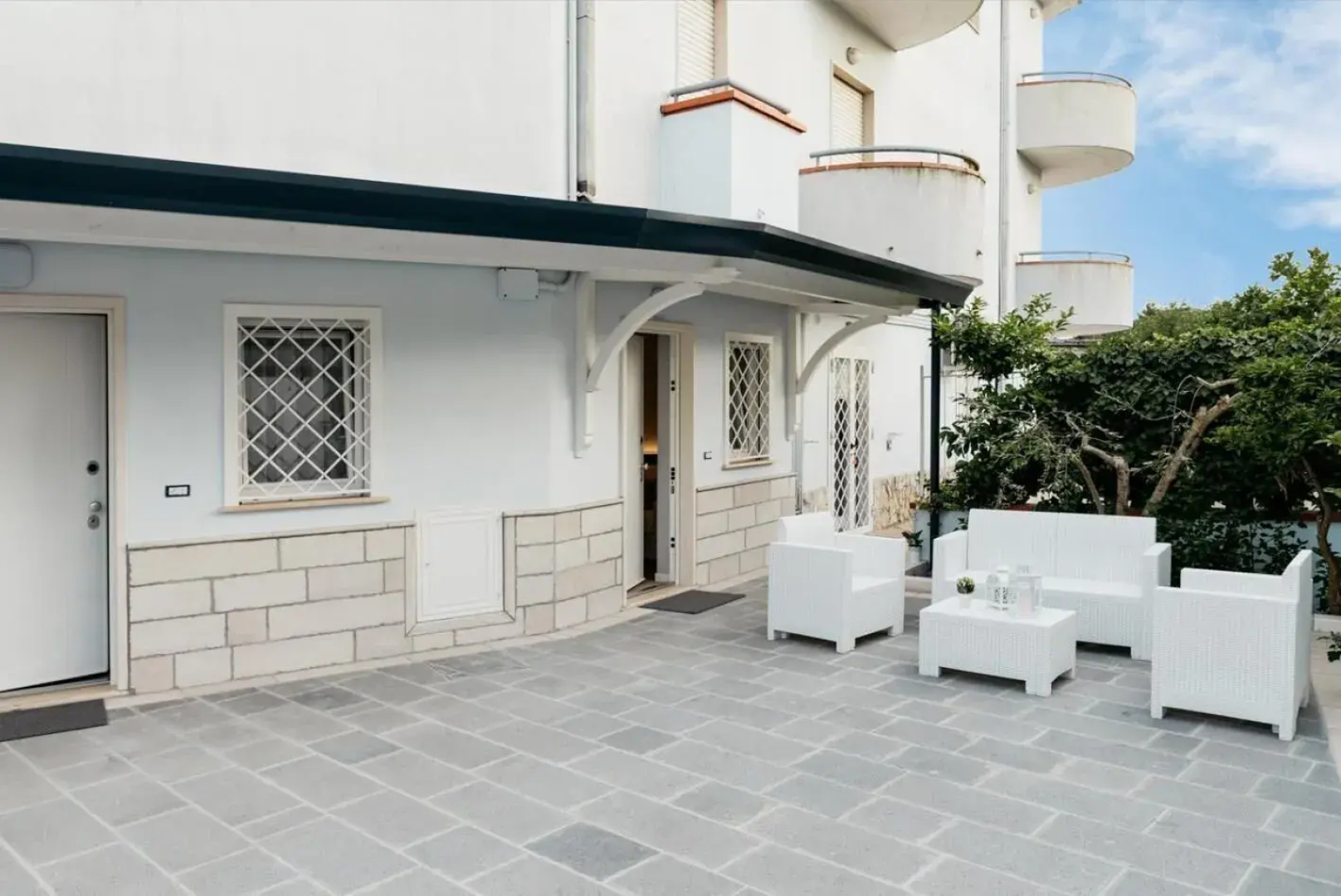 Golden Residence