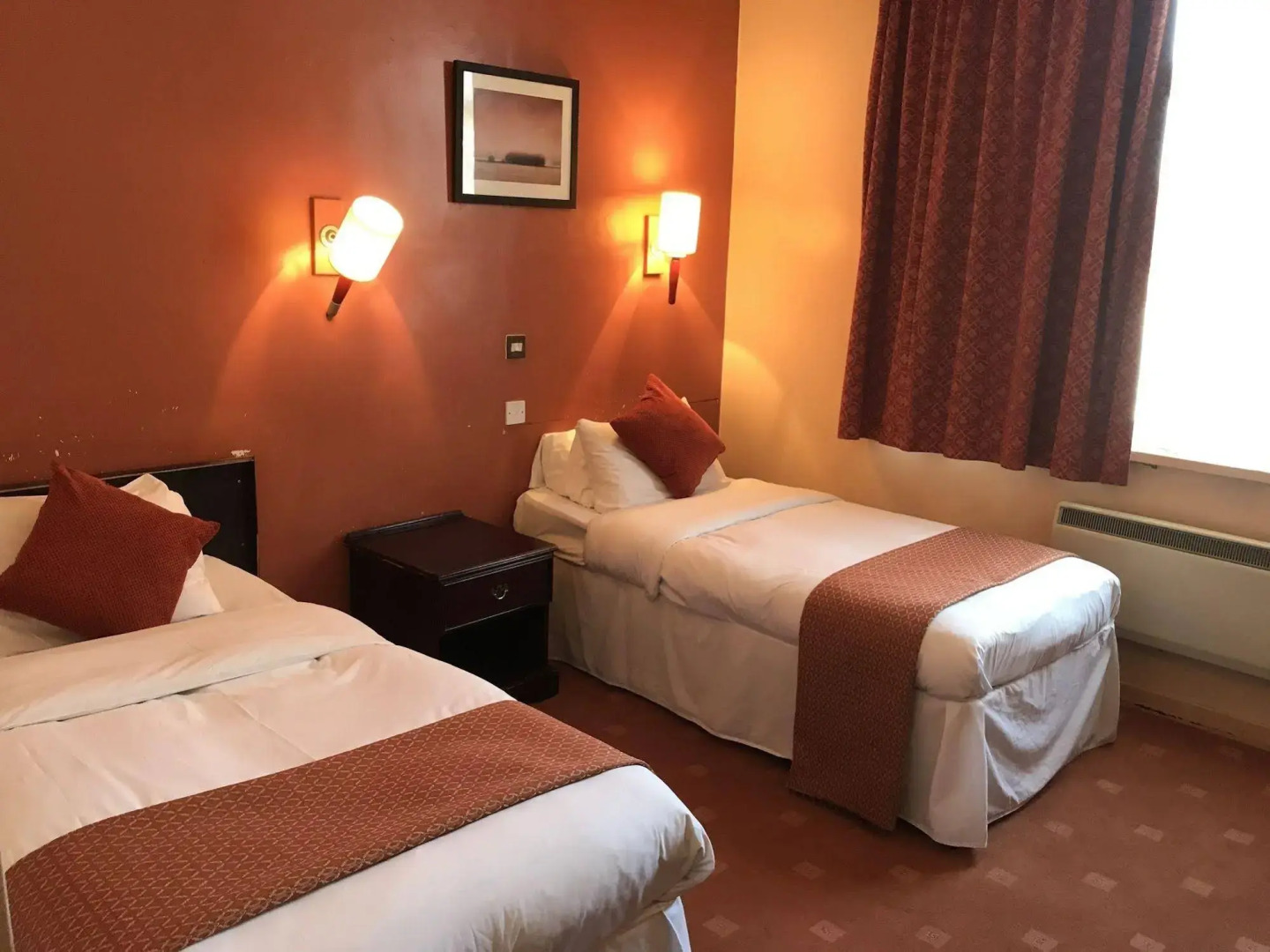 The Royal Victoria & Bull Hotel