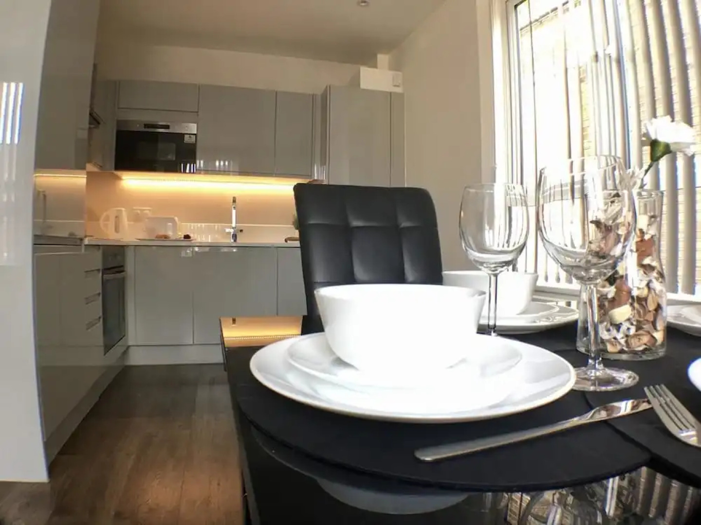 Luxurious Shelley House Apartment