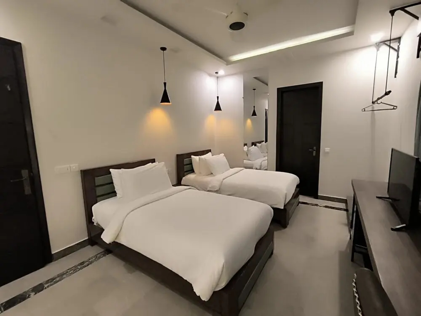Zifan Hotel & Suites