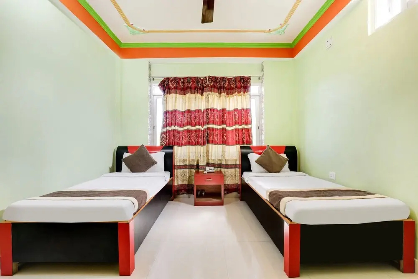 SPOT ON 545 Ghatal Hotel