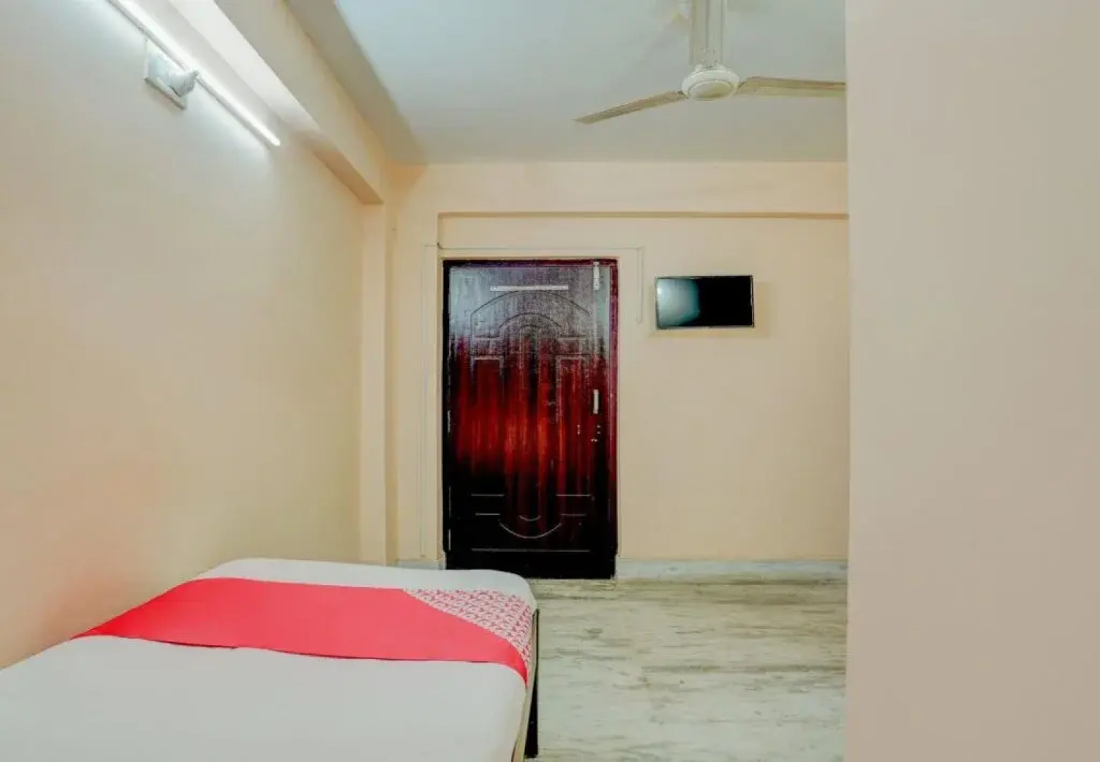 OYO 19609 Hotel Rajprabha