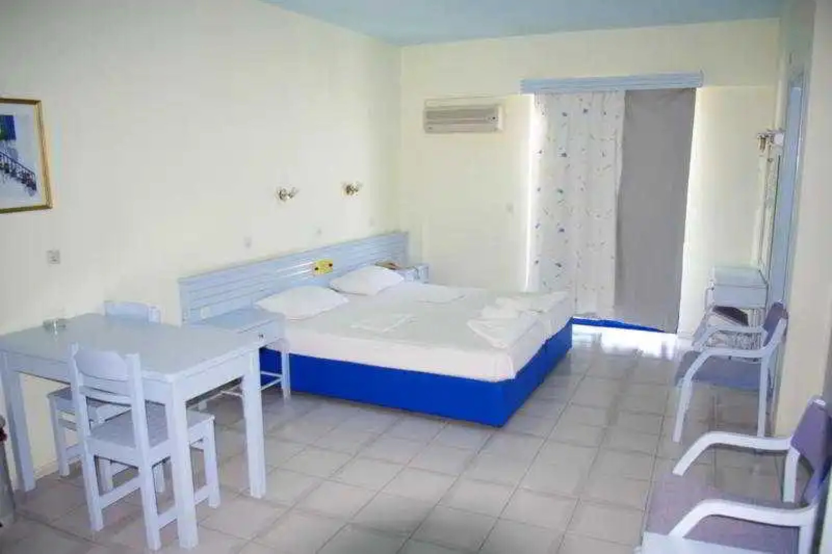 Regina Studios & Hotel