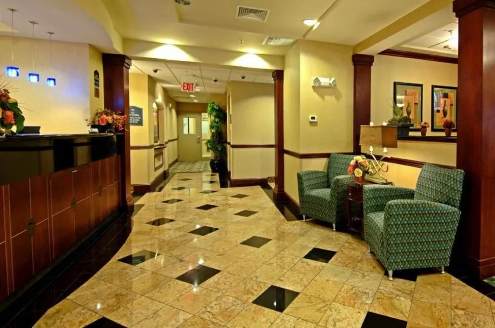 Holiday Inn Express & Suites Williamstown - Glassboro